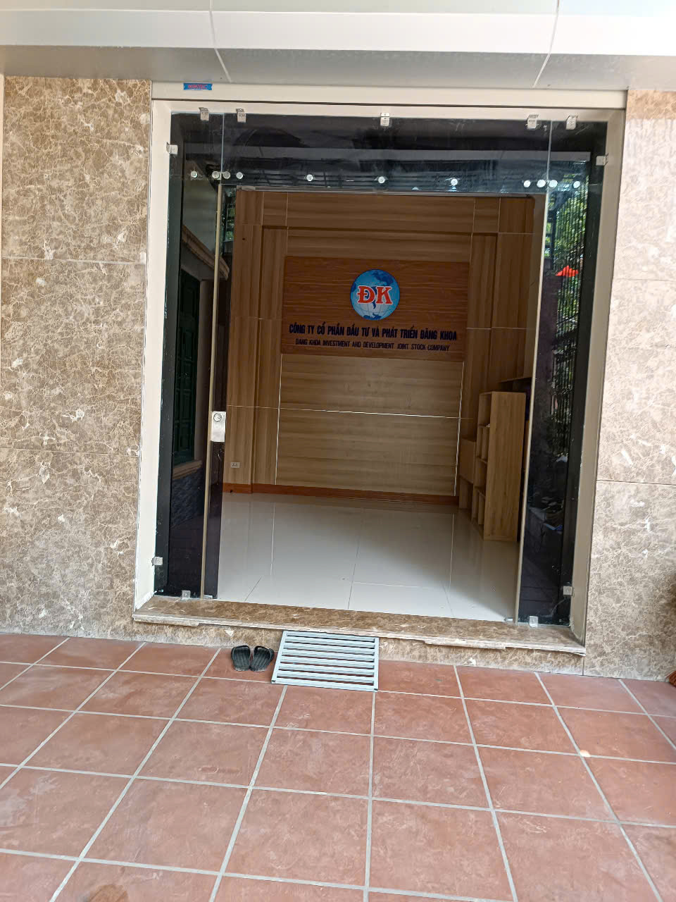 Cho thuê  nhà ngõ Định Công 4 tầng x 80m2, 6 ngủ, 19 triệu làm văn phòng, Trung tâm, mầm non... - Ảnh chính